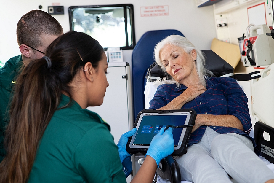 Panasonic Toughbook FZ-G2 and Ambulance